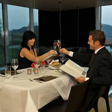 Charles' & Frank's Hotel Atzbach