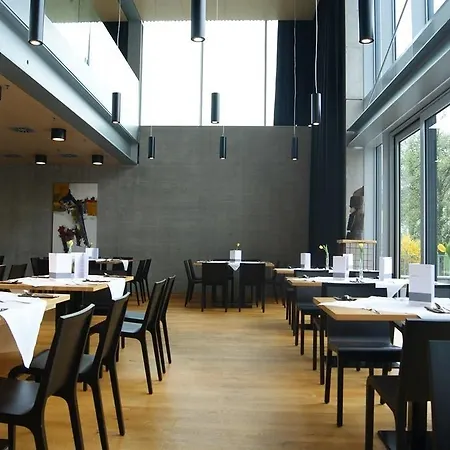 Hotel Charles' & Frank's Atzbach
